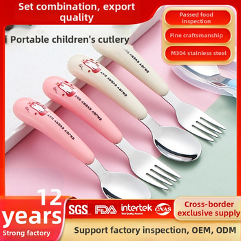 Gyerekeknek készült 304 rozsdamentes acél kanál- és villa készlet — hordozható evőeszközök karikatúra dizájnnal, tanuláshoz és otthoni használatra