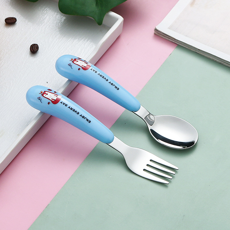 Gyerekeknek készült 304 rozsdamentes acél kanál- és villa készlet — hordozható evőeszközök karikatúra dizájnnal, tanuláshoz és otthoni használatra