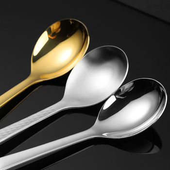 304 rozsdamentes acélból készült szervírozó kanál, modern minimalista stílus, kendő-kerék polírozású tükrös felület, egyszínű befejezés.