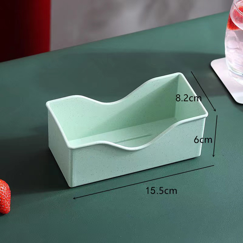 Пластмасова чиния за закуски, неправилно оформена форма, еднотонен дизайн, модерен минималистичен стил; подходяща за храна, кафе и чай