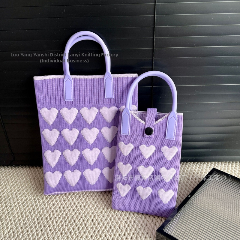 Taška na rameno, zvislý štvorcový tvar, zapínanie na sponu, polyesterový materiál, vrecko na telefón