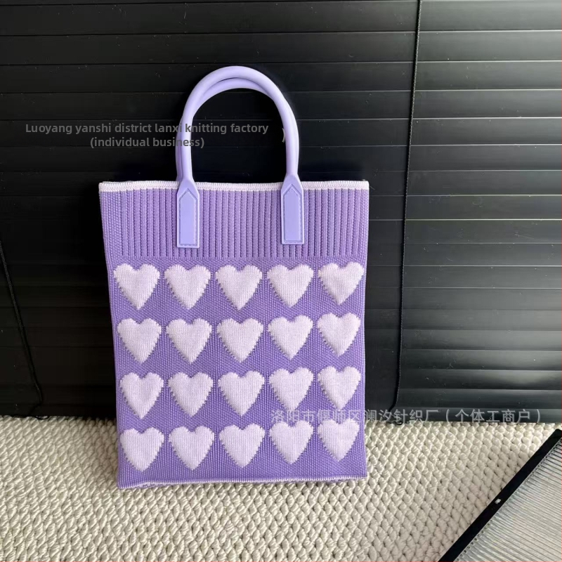 Taška na rameno, zvislý štvorcový tvar, zapínanie na sponu, polyesterový materiál, vrecko na telefón