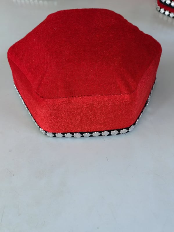 Šokių kepurė su šešiakampės formos dizainu, maža gėlė, pynės plaukams ir nėriniai (Prekės kodas 6464634, Suaugusiesiems, 2021 m. vasara)