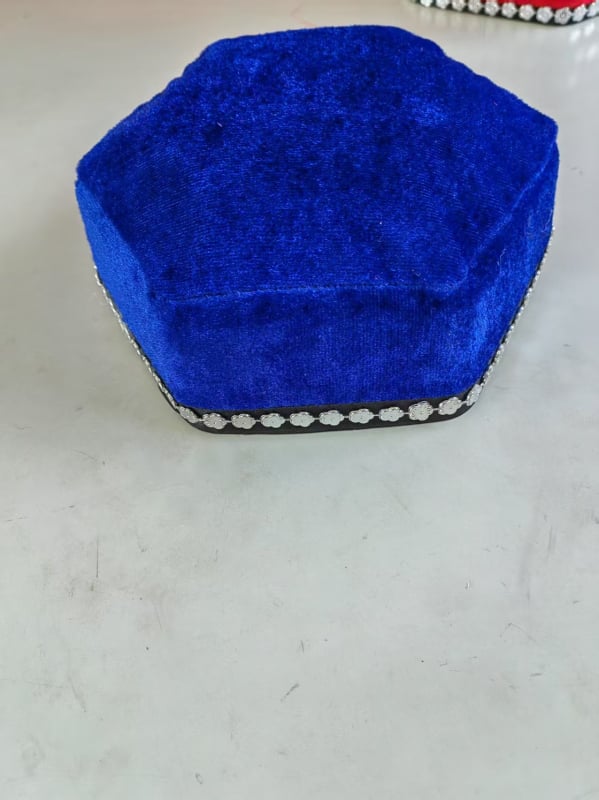 Šokių kepurė su šešiakampės formos dizainu, maža gėlė, pynės plaukams ir nėriniai (Prekės kodas 6464634, Suaugusiesiems, 2021 m. vasara)