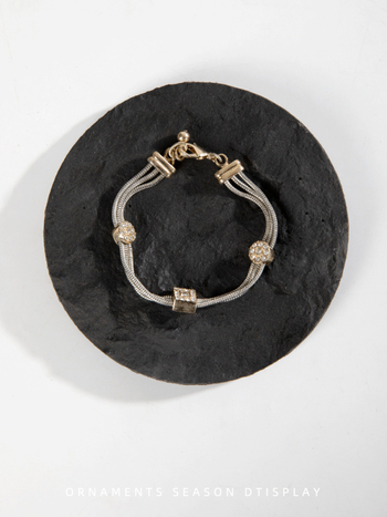 Stand pentru afișare bijuterii, Maiden Wind stil, material de înveliș: Alt, proces: Alt