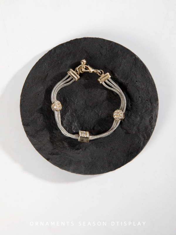 Stand pentru afișare bijuterii, Maiden Wind stil, material de înveliș: Alt, proces: Alt