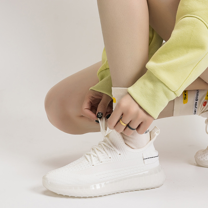 Kokosų bateliai Fly-Knit, kvėpuojantys, lengvi sportbačiai - apvali nosis, vidutinio aukščio kulnas 3-5 cm