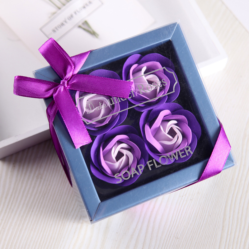 Mydlové kvety v darčekovej krabici, 9 ruží • Materiál: mydlové kvety; Druh: ruža; Balenie: darčeková krabica; Značka: Yuqi; Vhodné príležitosti: narodeniny, Valentín, Deň matiek, Deň detí, Deň žien