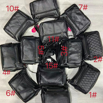 Női PU oldaltáska — vízszintes négyszög alak, cipzáras záródás, poliészter bélés, belső zsebek: cipzáras zseb, telefonzseb, személyi igazolvány zseb, kamera zseb