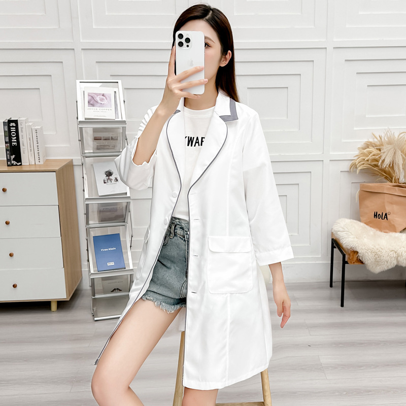 Set Mantie și Pantaloni Croiți pentru personalul salonului de înfrumusețare, poliester ce evacuează umezeala, mâneci 9/10, guler rotund, lungime medie