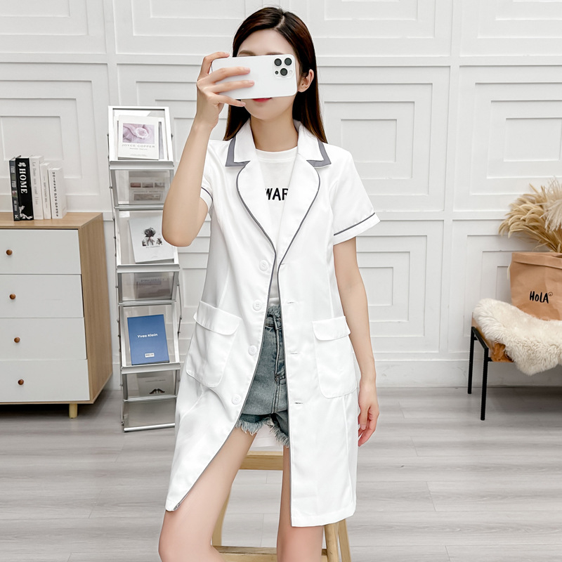 Set Mantie și Pantaloni Croiți pentru personalul salonului de înfrumusețare, poliester ce evacuează umezeala, mâneci 9/10, guler rotund, lungime medie