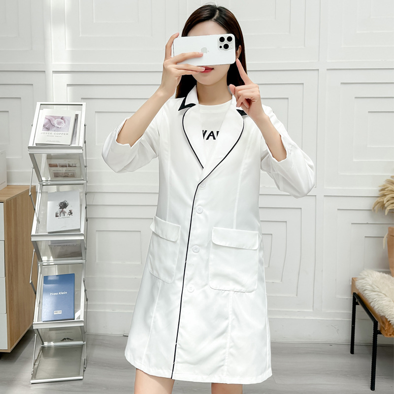 Set Mantie și Pantaloni Croiți pentru personalul salonului de înfrumusețare, poliester ce evacuează umezeala, mâneci 9/10, guler rotund, lungime medie