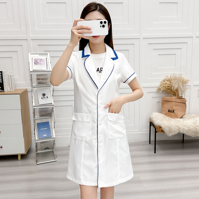 Set Mantie și Pantaloni Croiți pentru personalul salonului de înfrumusețare, poliester ce evacuează umezeala, mâneci 9/10, guler rotund, lungime medie