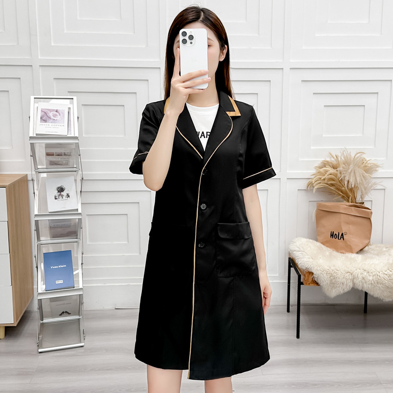 Set Mantie și Pantaloni Croiți pentru personalul salonului de înfrumusețare, poliester ce evacuează umezeala, mâneci 9/10, guler rotund, lungime medie