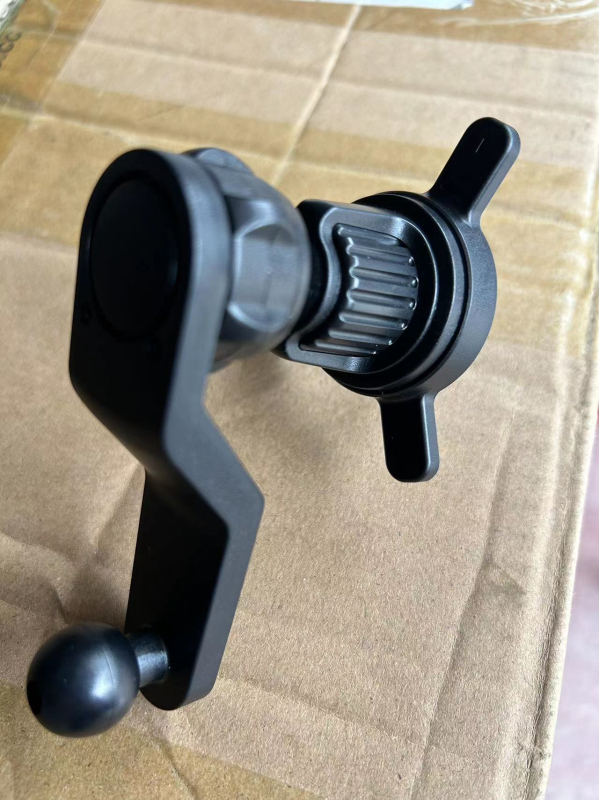 Suport de încărcare wireless pentru ventilarea mașinii – Z701, bază rotativă orizontală și verticală (Model: Z701; Material: metal și plastic; Montaj: clip pentru ventilarea mașinii; Compatibilitate: universală)