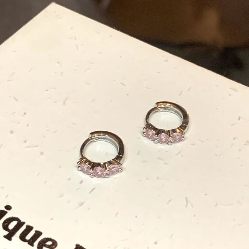 Обеци от титаново стомано с цирконова вставка, елегантен стил, електропокритие (Материал: титаново стомано; Вставка: циркон; Стил: елегантен; Технология: електропокритие)