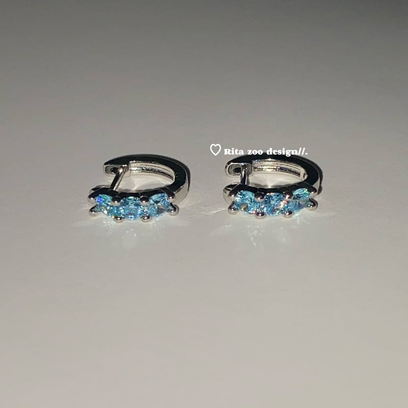 Обеци от титаново стомано с цирконова вставка, елегантен стил, електропокритие (Материал: титаново стомано; Вставка: циркон; Стил: елегантен; Технология: електропокритие)