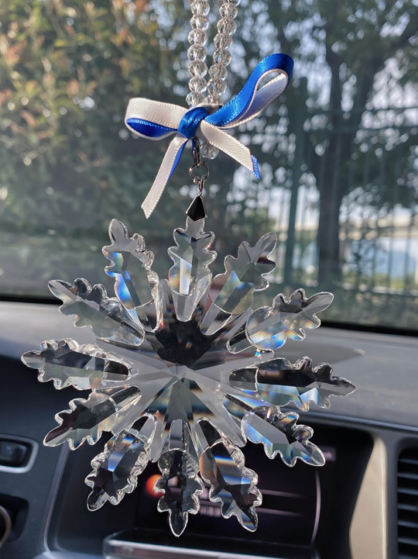 Kristalna pahulja automobilski ukras Tingyi Crystal, moderan interijerski privjesak, prilagodljiv