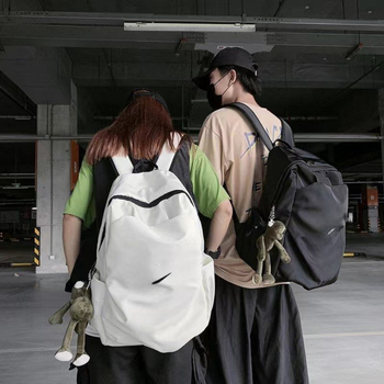 Унисекс раница от Oxford плат за свободно време и пътуване, капацитет 20–35 л, устойчива, дишаща и водоустойчива, извита презрамка, полиестерна облицовка.