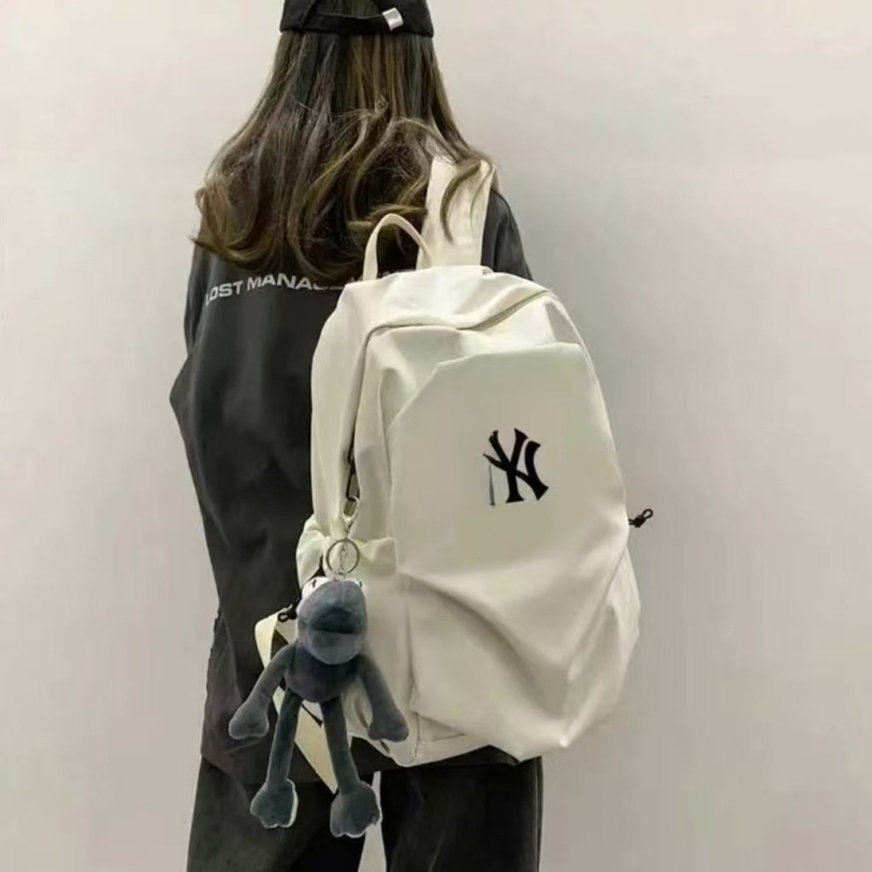 Унисекс раница от Oxford плат за свободно време и пътуване, капацитет 20–35 л, устойчива, дишаща и водоустойчива, извита презрамка, полиестерна облицовка.