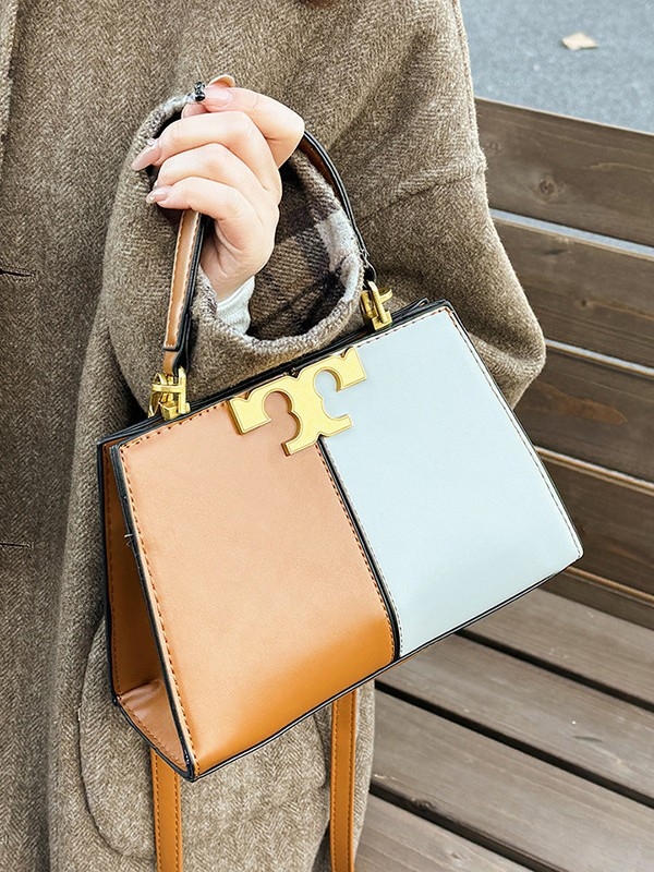 Ženska crossbody torba, vertikalno kvadratnog oblika, PU materijal, magnetska kopča, džep za mobitel, jedna naramenica