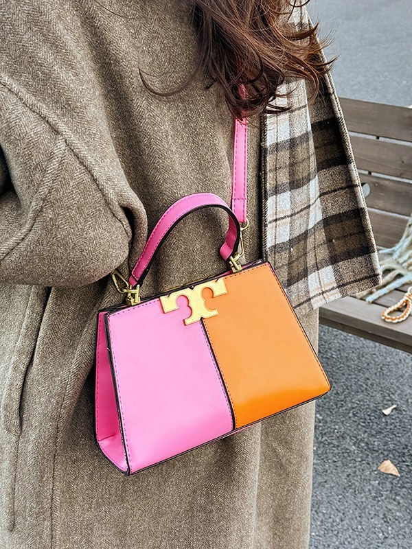 Ženska crossbody torba, vertikalno kvadratnog oblika, PU materijal, magnetska kopča, džep za mobitel, jedna naramenica