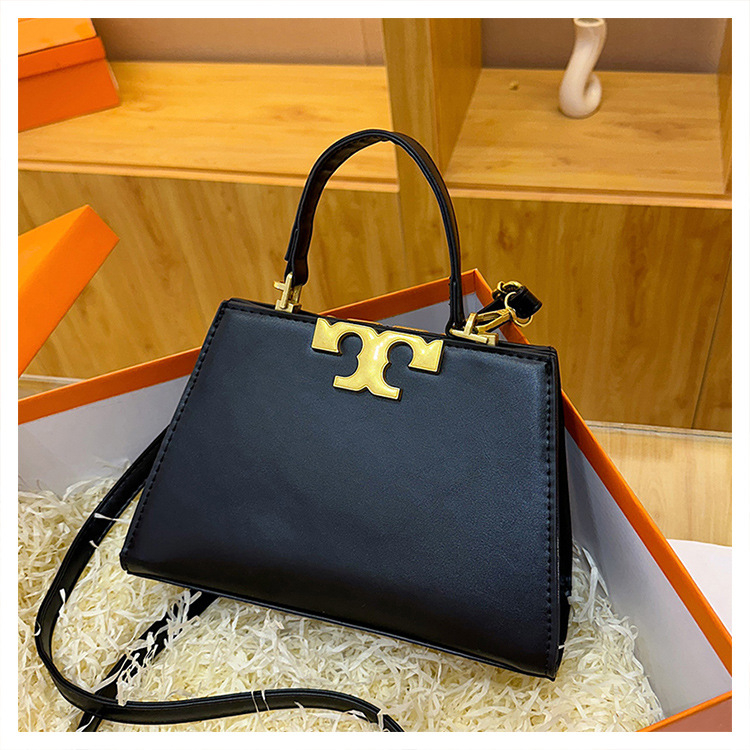 Ženska crossbody torba, vertikalno kvadratnog oblika, PU materijal, magnetska kopča, džep za mobitel, jedna naramenica
