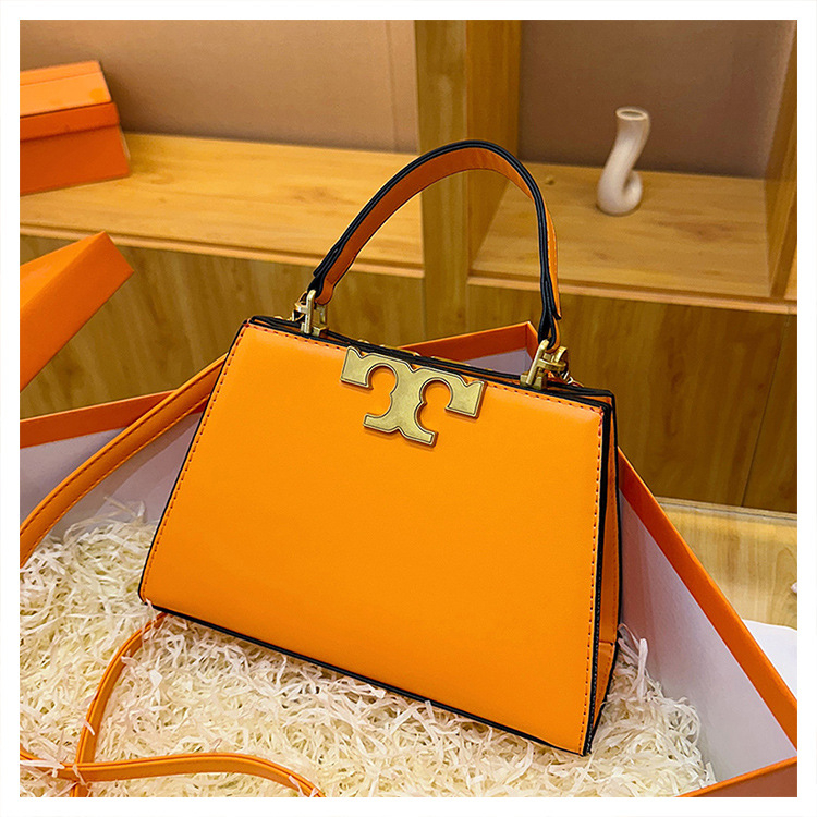 Ženska crossbody torba, vertikalno kvadratnog oblika, PU materijal, magnetska kopča, džep za mobitel, jedna naramenica