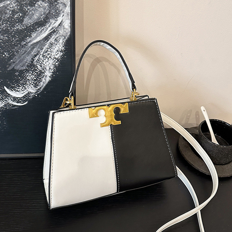 Ženska crossbody torba, vertikalno kvadratnog oblika, PU materijal, magnetska kopča, džep za mobitel, jedna naramenica