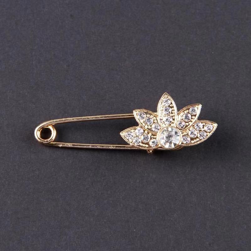 Masnis bross fémötvözetből, strasszokkal, koreai stílusú, gyémánt felületkezelés, derékszorítás