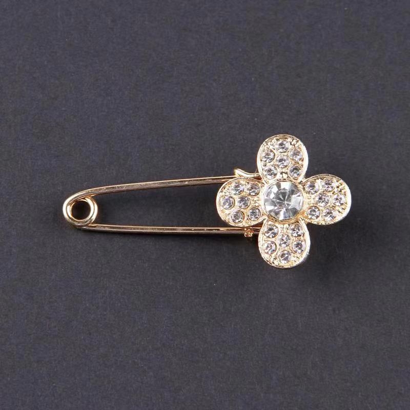 Masnis bross fémötvözetből, strasszokkal, koreai stílusú, gyémánt felületkezelés, derékszorítás