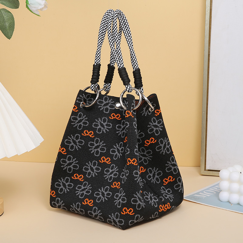 Плетена чанта — урбан стил, полиестер + еластан, магнитно закопчаване, вертикално квадратно, триизмерна конструкция