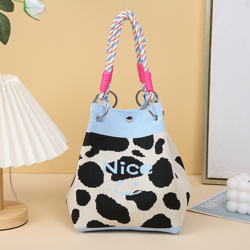 Плетена чанта — урбан стил, полиестер + еластан, магнитно закопчаване, вертикално квадратно, триизмерна конструкция