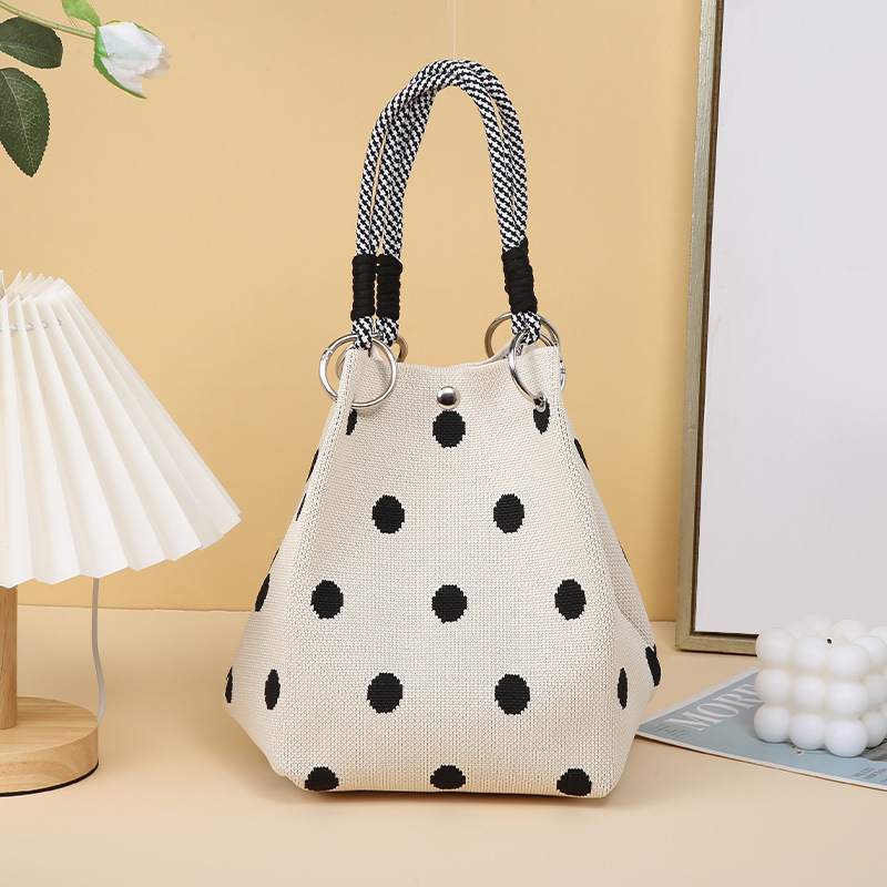 Плетена чанта — урбан стил, полиестер + еластан, магнитно закопчаване, вертикално квадратно, триизмерна конструкция