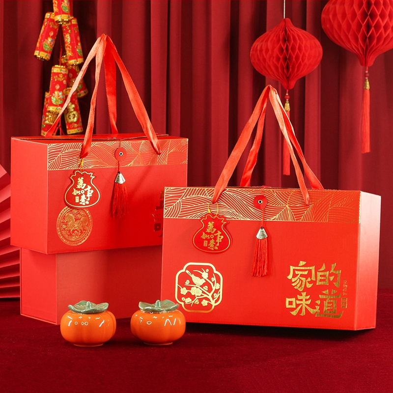 Jaungada dāvanu kastīte – gofrēts kartons; izcelsme Hengyang, Hunan; zīmols Xiangheng; karstais nospiedums; ķīniešu stils