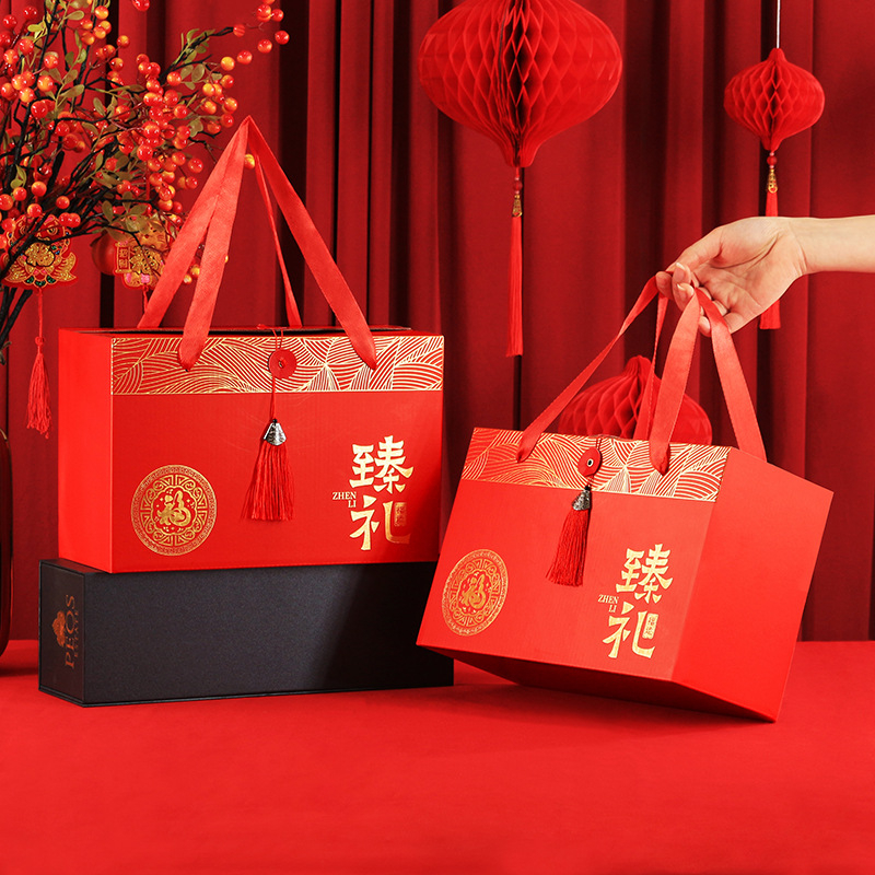 Jaungada dāvanu kastīte – gofrēts kartons; izcelsme Hengyang, Hunan; zīmols Xiangheng; karstais nospiedums; ķīniešu stils