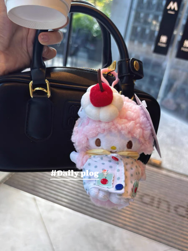 Pandantiv pluș pentru geantă și breloc — miel asistent medical, model animație drăguț, stil proaspăt și dulce (Material: pluș; Model: Kitty/Snoopy/erou din animație; Stil: proaspăt și dulce)