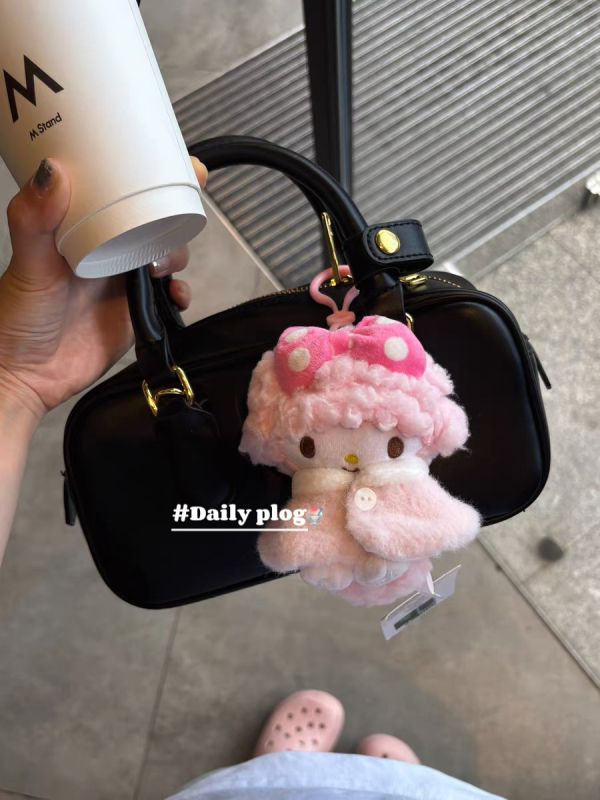 Pandantiv pluș pentru geantă și breloc — miel asistent medical, model animație drăguț, stil proaspăt și dulce (Material: pluș; Model: Kitty/Snoopy/erou din animație; Stil: proaspăt și dulce)