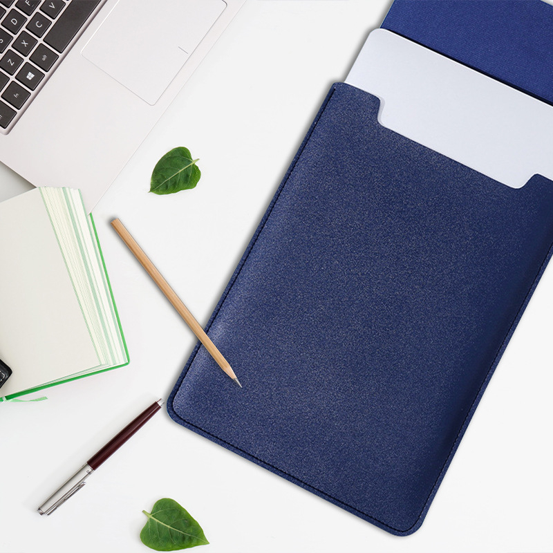 Чанта-лайнер за лаптоп MacBook – водоустойчива, ултралека и подходяща за съхранение; PVC външна част с облицовка от синтетична кожа; Geiger, бизнес елит стил, пролет 2025