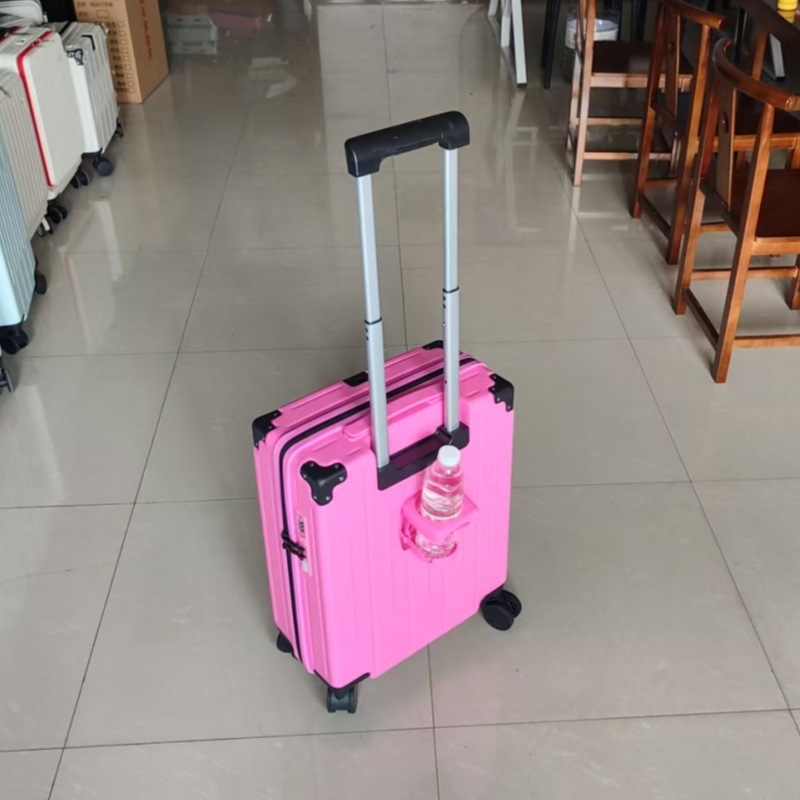 Куфар за ръчен багаж с ABS+PC материал, USB порт, универсални колела, тегло 3,5 кг, отваряне с цип