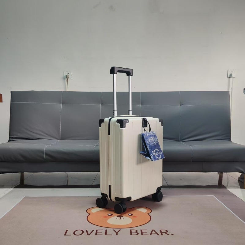 Куфар за ръчен багаж с ABS+PC материал, USB порт, универсални колела, тегло 3,5 кг, отваряне с цип