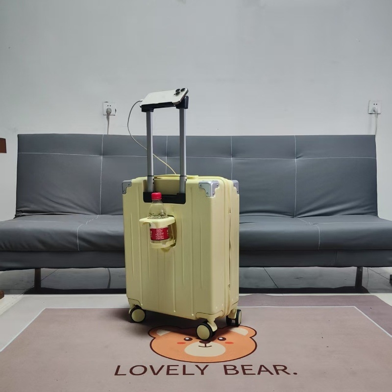 Куфар за ръчен багаж с ABS+PC материал, USB порт, универсални колела, тегло 3,5 кг, отваряне с цип