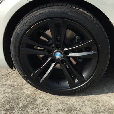 Automobilių ratų dažymo rinkinys su nuimamamu filmu, skirtas ratų spalvos keitimui, rankinis ir savarankiškas purškimas