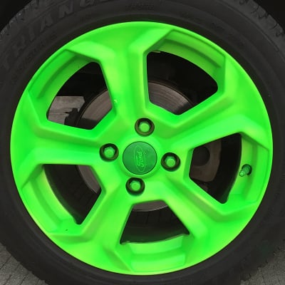 Automobilių ratų dažymo rinkinys su nuimamamu filmu, skirtas ratų spalvos keitimui, rankinis ir savarankiškas purškimas