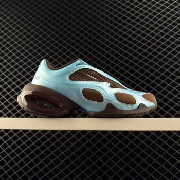 Futócipő légpárnás, vastag talppal a magasság növeléséhez, légáteresztő hálós felsőrész, fűzős záródás, uniszex