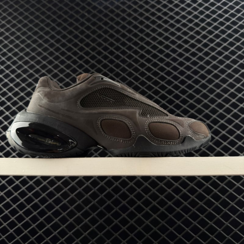 Futócipő légpárnás, vastag talppal a magasság növeléséhez, légáteresztő hálós felsőrész, fűzős záródás, uniszex