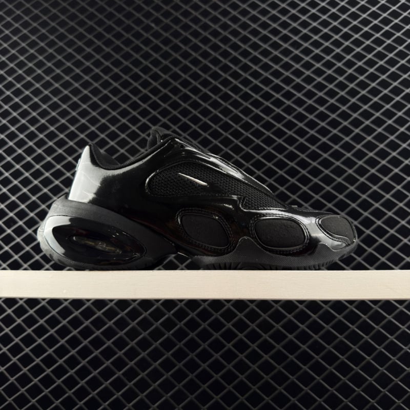 Futócipő légpárnás, vastag talppal a magasság növeléséhez, légáteresztő hálós felsőrész, fűzős záródás, uniszex