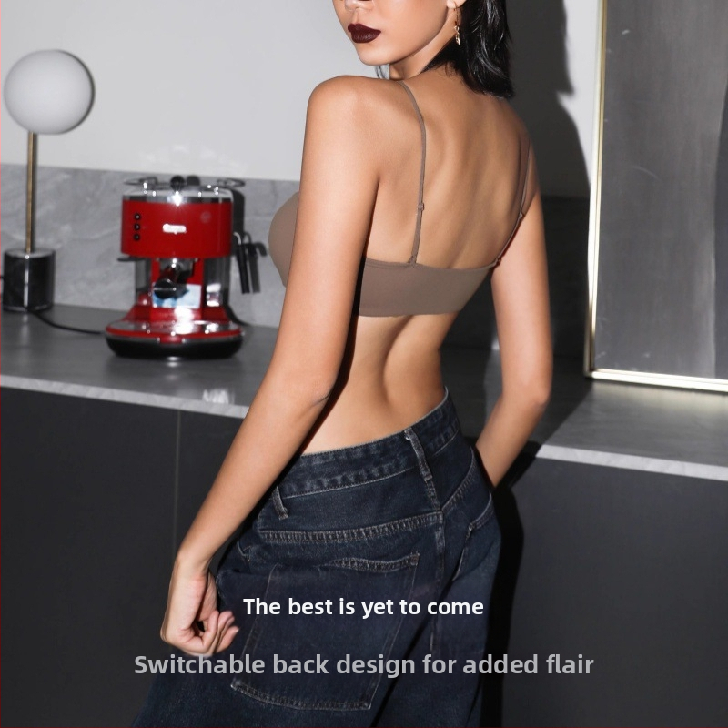 Tube-top бюстгъртър с тънки чашки, найлонова материя, фиксирани двойни презрамки, задно закопчаване с три реда куки, събиране и опора