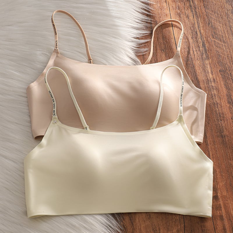 Bezšivni grudnjak s hladićim mliječnim saténom, košarica 3/4 s tankim oblikovanjem, fiksne naramenice, stražnje zatvaranje s 3 redovima kopči