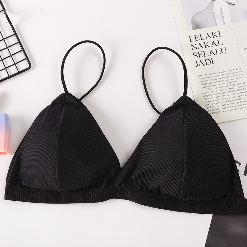 Podprsenka/tube top s trojuholníkovými košíčkami, tenké tvarované košíčky, nylon/elastán materiál (30–50% elastánu), sexy chrbát